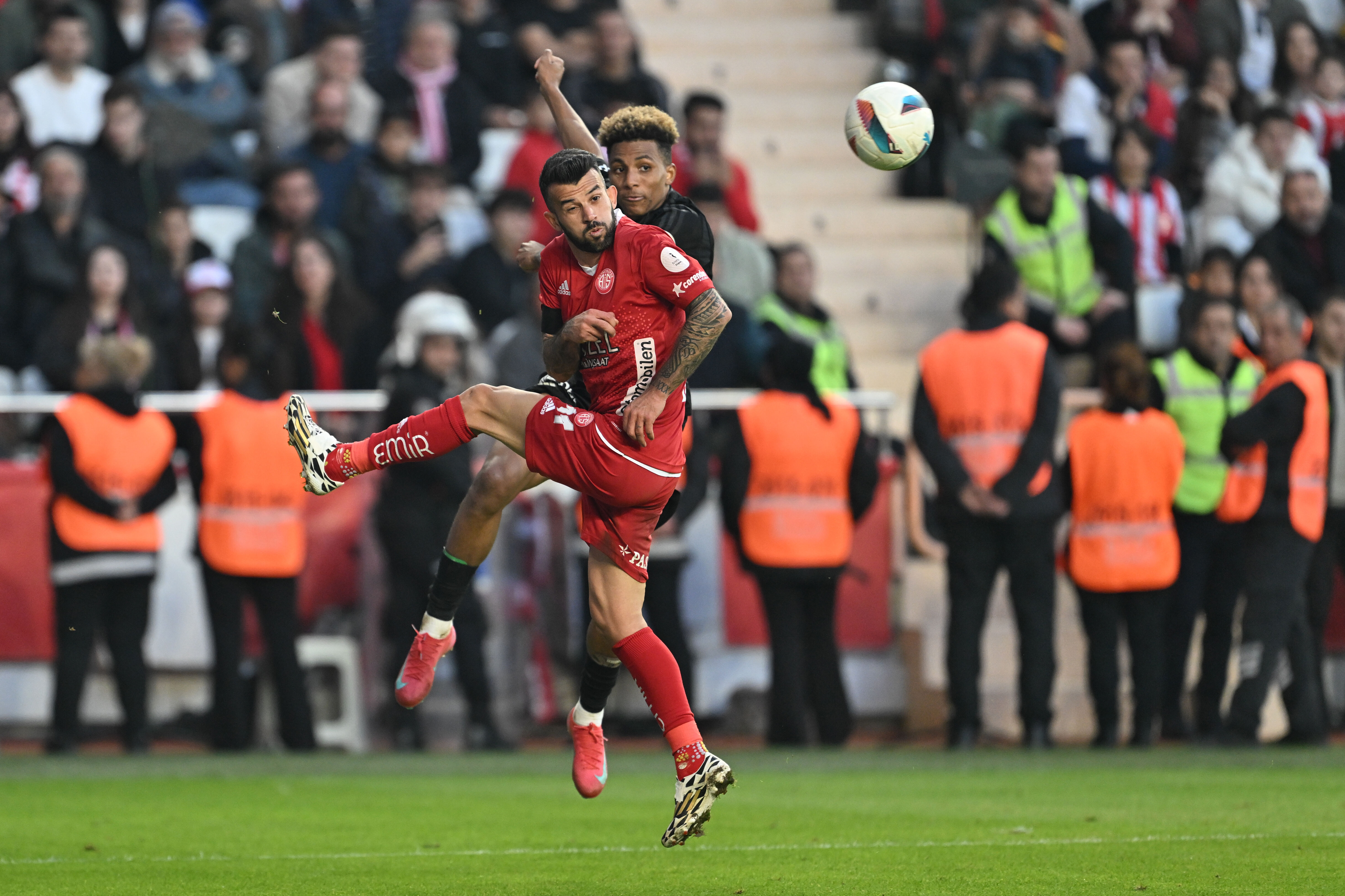 Süper Lig'de ilk maçına çıktı! Spor yazarları Antalyaspor-Beşiktaş maçını değerlendirdi Süper Lig'de ilk maçına çıktı! Spor yazarları Antalyaspor-Beşiktaş maçını değerlendirdi - 3. Resim