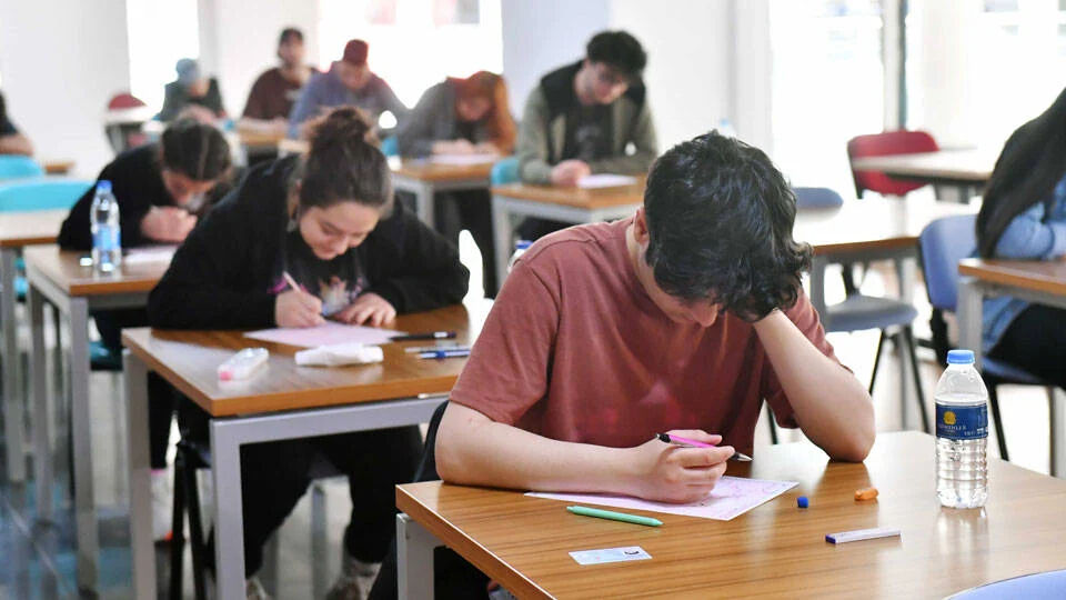 Üniversite harçları yeniden gündemde: Resmi karar ve detaylar açıklandı! Üniversite harçları yeniden gündemde: Resmi karar ve detaylar açıklandı! - 2. Resim