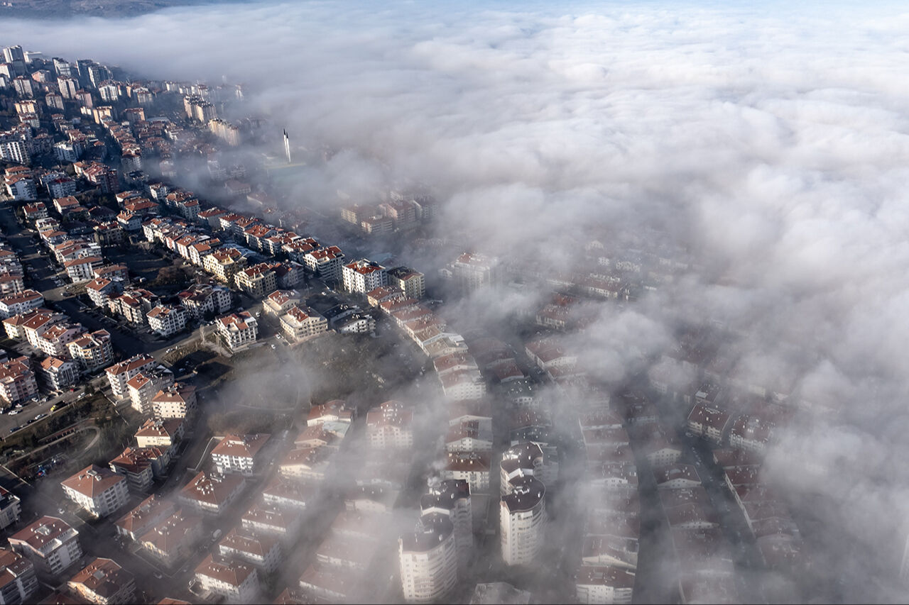 Yoğun sis şehirleri tamamen kapladı! Ortaya kartpostallık fotoğraflar çıktı Yoğun sis şehirleri tamamen kapladı! Ortaya kartpostallık fotoğraflar çıktı - 4. Resim