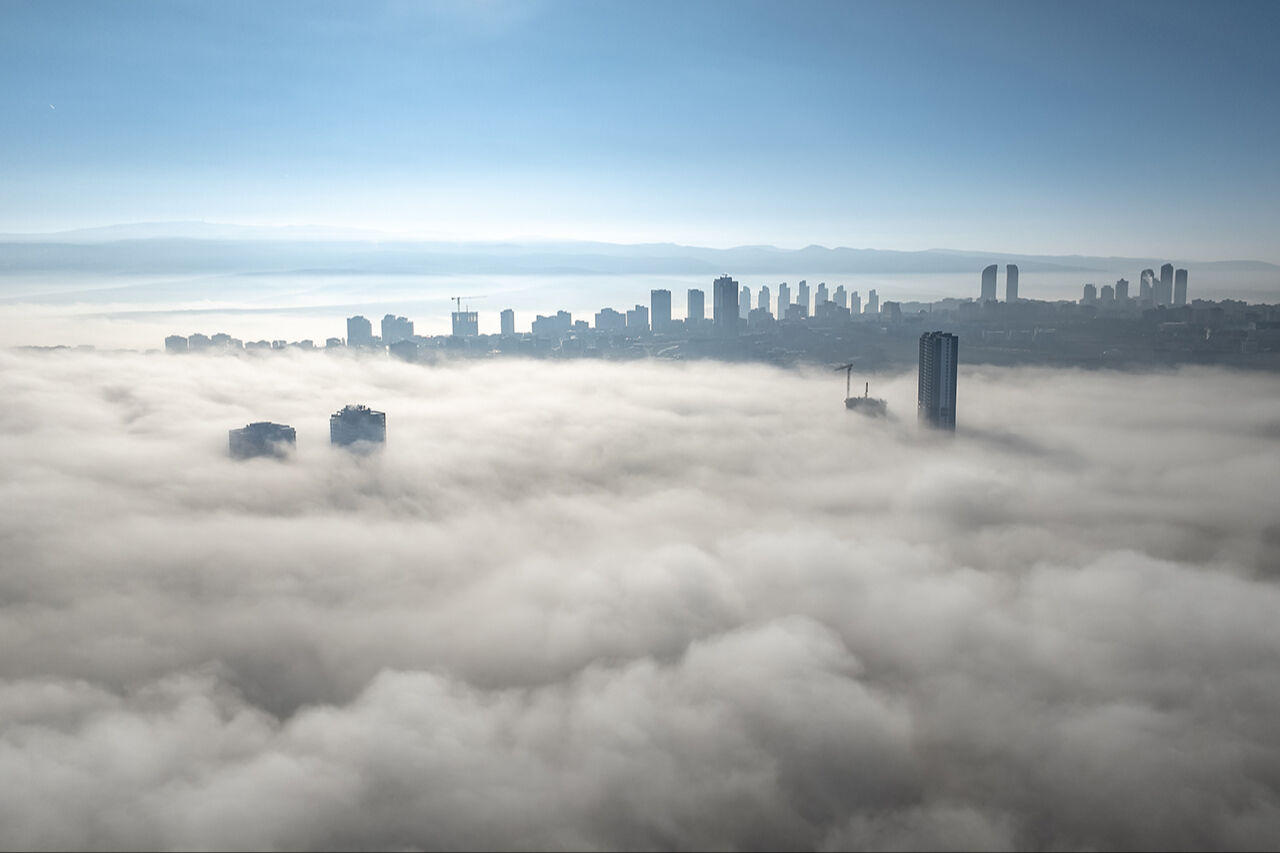 Yoğun sis şehirleri tamamen kapladı! Ortaya kartpostallık fotoğraflar çıktı Yoğun sis şehirleri tamamen kapladı! Ortaya kartpostallık fotoğraflar çıktı - 3. Resim