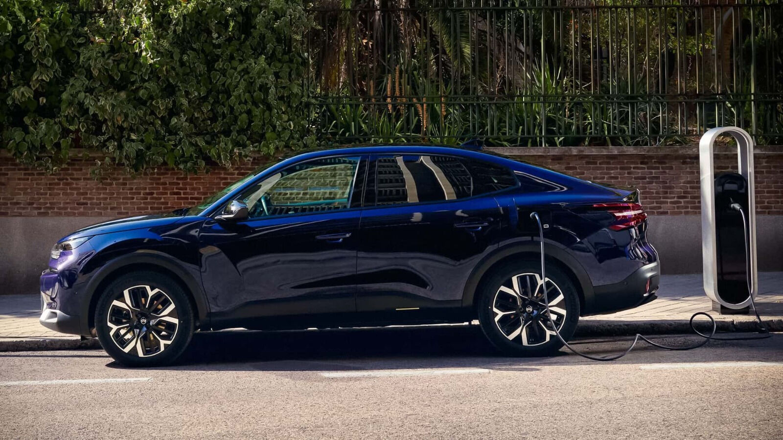 Citroen şubat ayında sürprize hazırlanıyor: Hem elektrik hem de hibrit - 3. Resim