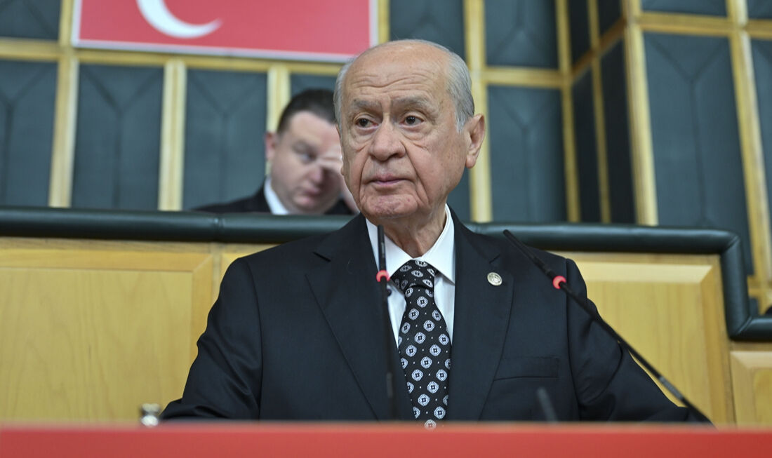 Devlet Bahçeli kürsüde 36 isim sayıp gözyaşlarına boğuldu: Hesabını verecekler Devlet Bahçeli kürsüde 36 isim sayıp gözyaşlarına boğuldu: Hesabını verecekler - 1. Resim