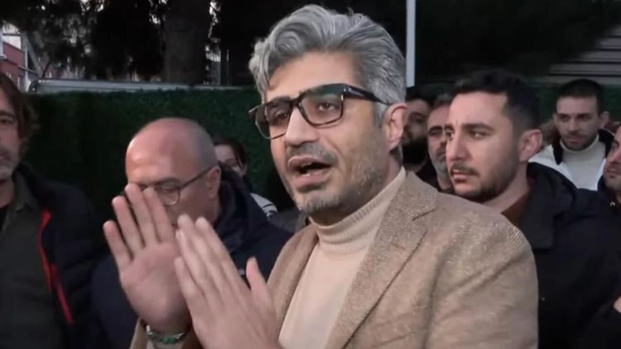 Fatih Portakal'ın Barış Pehlivan açıklamasına Halk TV'den sert tepki! Gözaltı kararı sonrası birbirlerine girdiler Fatih Portakal'ın Barış Pehlivan açıklamasına Halk TV'den sert tepki! Gözaltı kararı sonrası birbirlerine düştüler - 1. Resim