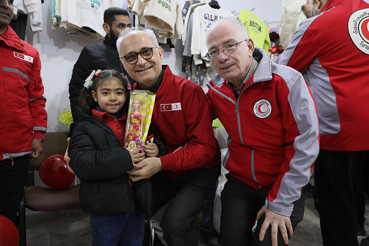 Haftanın 5 günü açık olacak, yüzlerce kişiye destek verecek! Türk Kızılay'ından Halep'te  Haftanın 5 günü açık olacak, yüzlerce kişiye destek verecek! Türk Kızılay'ından Halep'te