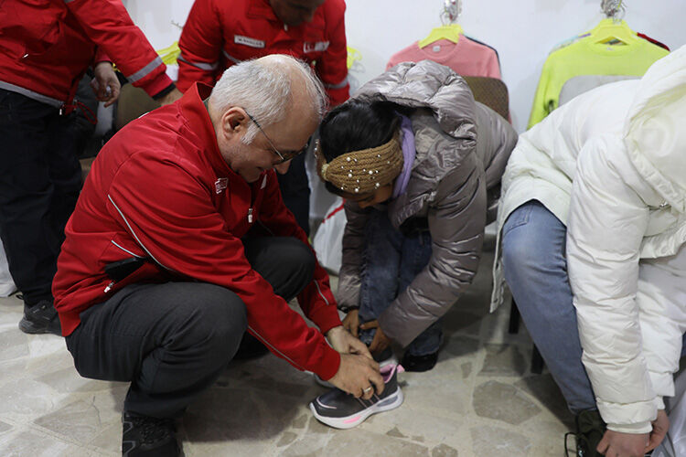 Haftanın 5 günü açık olacak, yüzlerce kişiye destek verecek! Türk Kızılay'ından Halep'te  Haftanın 5 günü açık olacak, yüzlerce kişiye destek verecek! Türk Kızılay'ından Halep'te