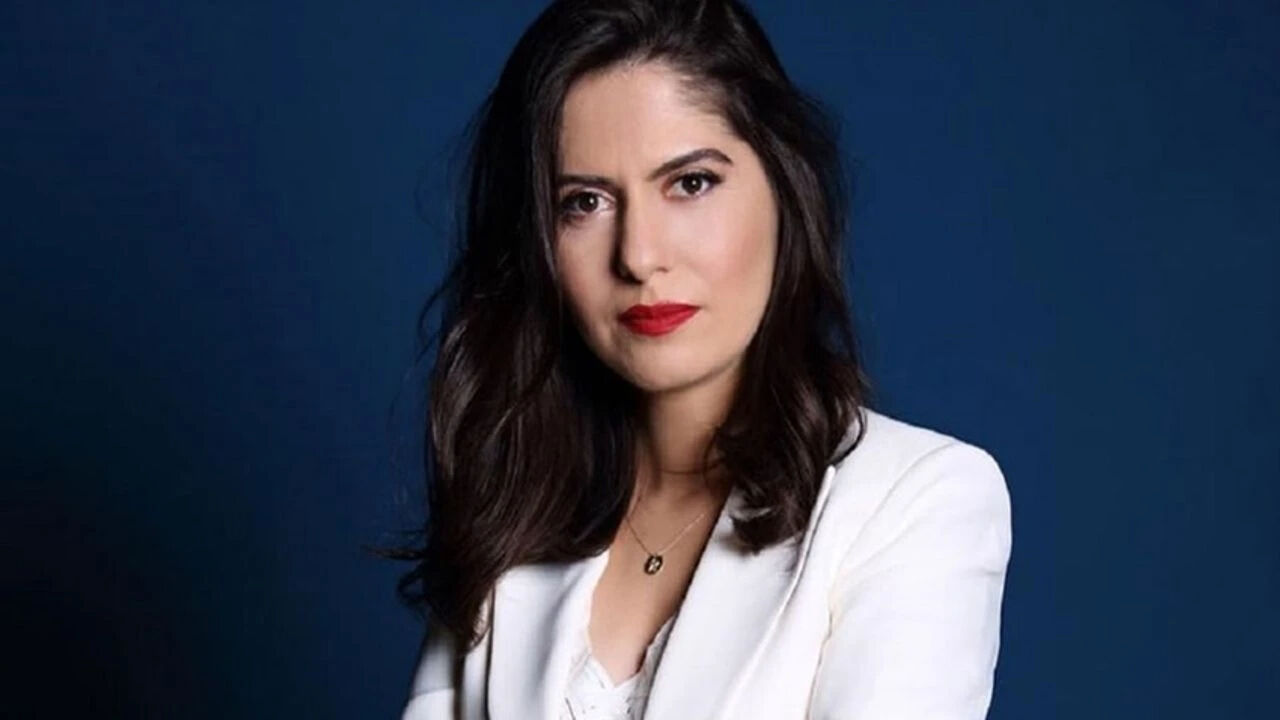 Kübra Par kimdir, canlı yayında ne yaptı? Kübra Par el hareketi hakkında açıklamada bulundu! Kübra Par kimdir, canlı yayında ne yaptı? Kübra Par açıklamada bulundu! - 2. Resim