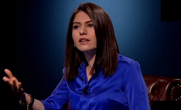 Kübra Par kimdir, canlı yayında ne yaptı? Kübra Par el hareketi hakkında açıklamada bulundu! Kübra Par kimdir, canlı yayında ne yaptı? Kübra Par açıklamada bulundu! - 4. Resim