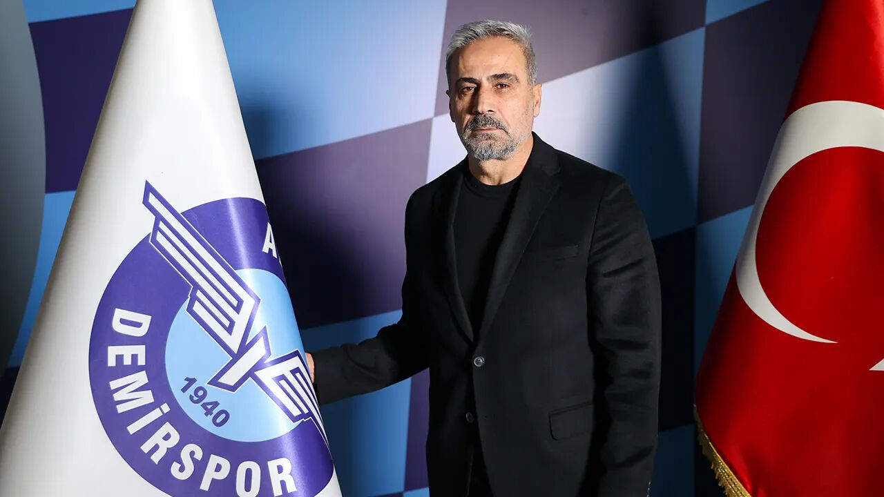 Ligin dibine demir attılar! Süper Lig'de bir teknik adamla daha yollar ayrıldı Ligin dibine demir attılar! Süper Lig'de bir teknik adamla daha yollar ayrıldı - 1. Resim