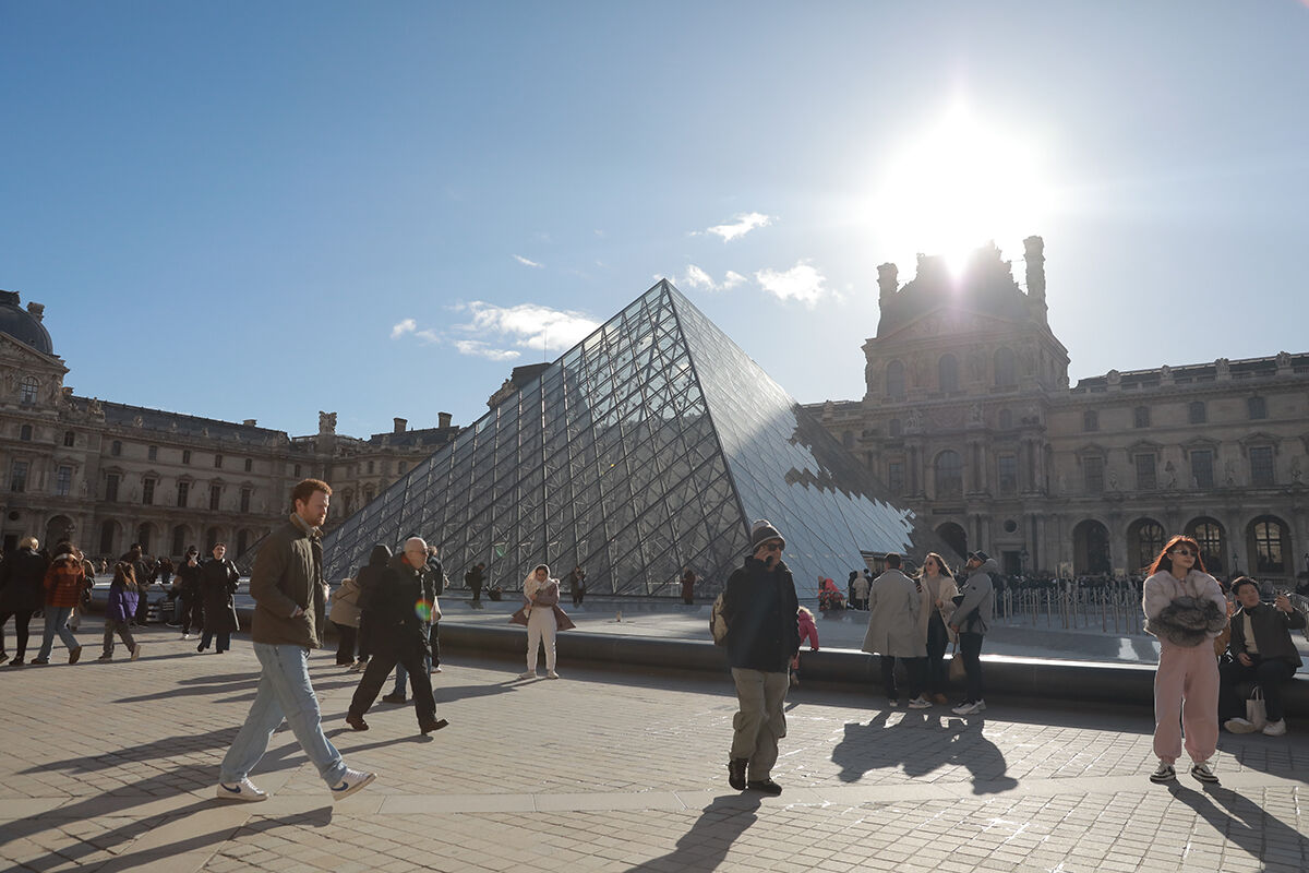 Macron 500 milyon euro arıyor! Louvre Müzesi büyük bir krizle karşı karşıya - 1. Resim