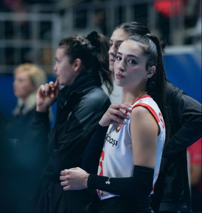 Saliha Şahin kimdir, kaç yaşında? Yeni adresi belli oldu: Gelecek sezon Beşiktaş'tan ayrılıyor Saliha Şahin kimdir, kaç yaşında? Yeni sezonda takımdan ayrılıyor - 3. Resim