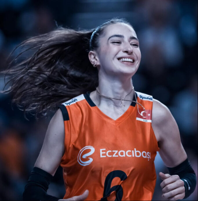 Saliha Şahin kimdir, kaç yaşında? Yeni adresi belli oldu: Gelecek sezon Beşiktaş'tan ayrılıyor Saliha Şahin kimdir, kaç yaşında? Yeni sezonda takımdan ayrılıyor - 4. Resim