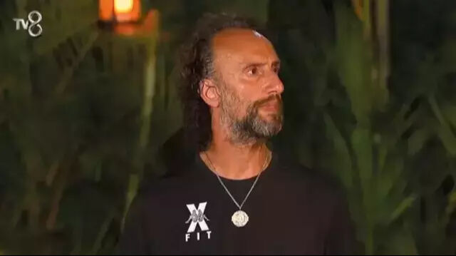 Survivor Melih kimdir? Melih Altın yarışmadan diskalifiye oldu Survivor'da şaşırtan anlar! Acun Ilıcalı iddialı yarışmacının diskalifiye olduğunu duyurdu! Sosyal medyada ayağa kalktı - 3. Resim