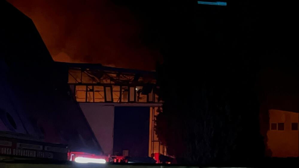 Bursa'da sıcak saatler! Tekstil fabrikasında önce patlama oldu sonra yangın çıktı - 1. Resim
