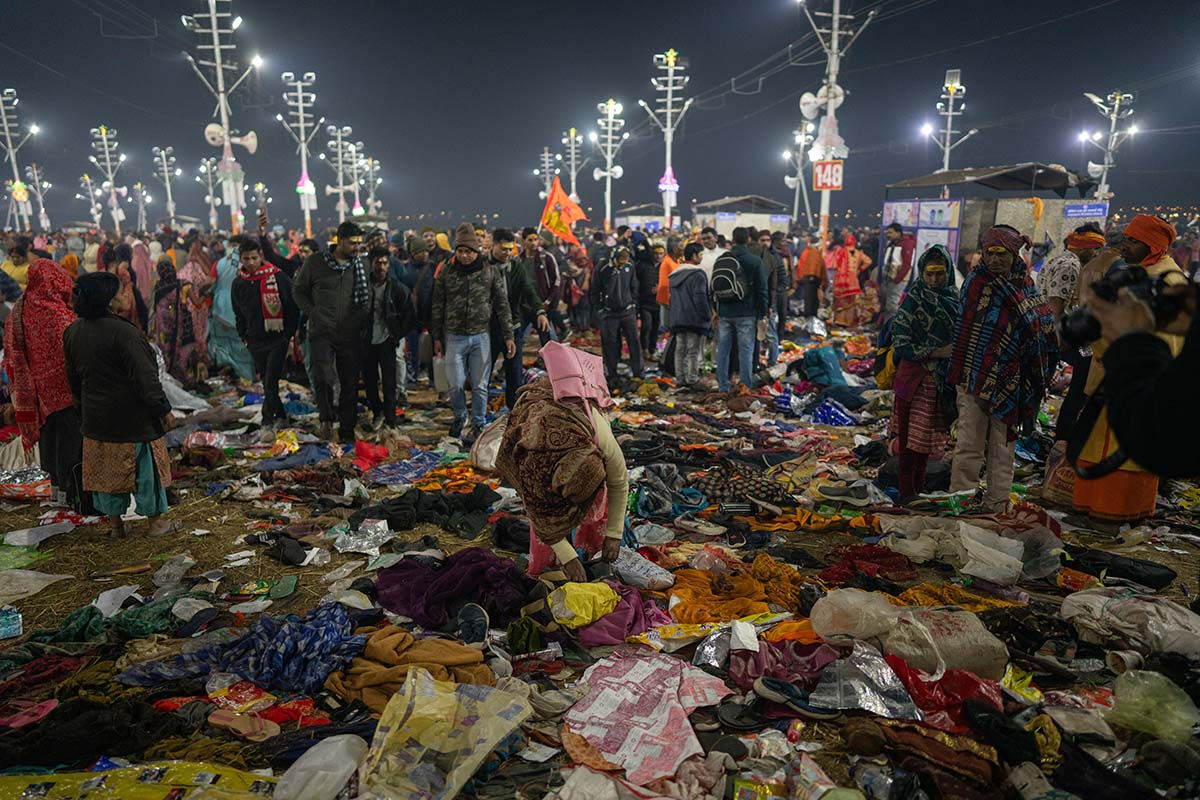 Dünyanın en büyük festivalinde izdiham! Milyonlarca insan suya girmeye çalıştı... Ölü ve yaralı sayısı bilinmiyor - 1. Resim