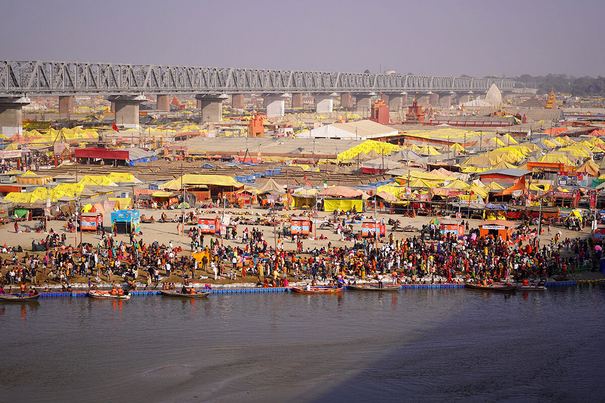 Dünyanın en büyük festivalinde izdiham! Milyonlarca insan suya girmeye çalıştı... Ölü ve yaralı sayısı bilinmiyor - 5. Resim