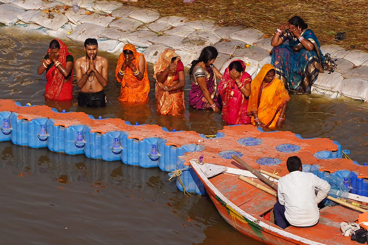 Dünyanın en büyük festivalinde izdiham! Milyonlarca insan suya girmeye çalıştı... Ölü ve yaralı sayısı bilinmiyor - 7. Resim