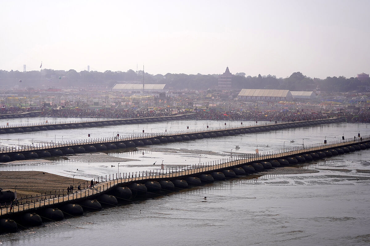Dünyanın en büyük festivalinde izdiham! Milyonlarca insan suya girmeye çalıştı... Ölü ve yaralı sayısı bilinmiyor - 9. Resim
