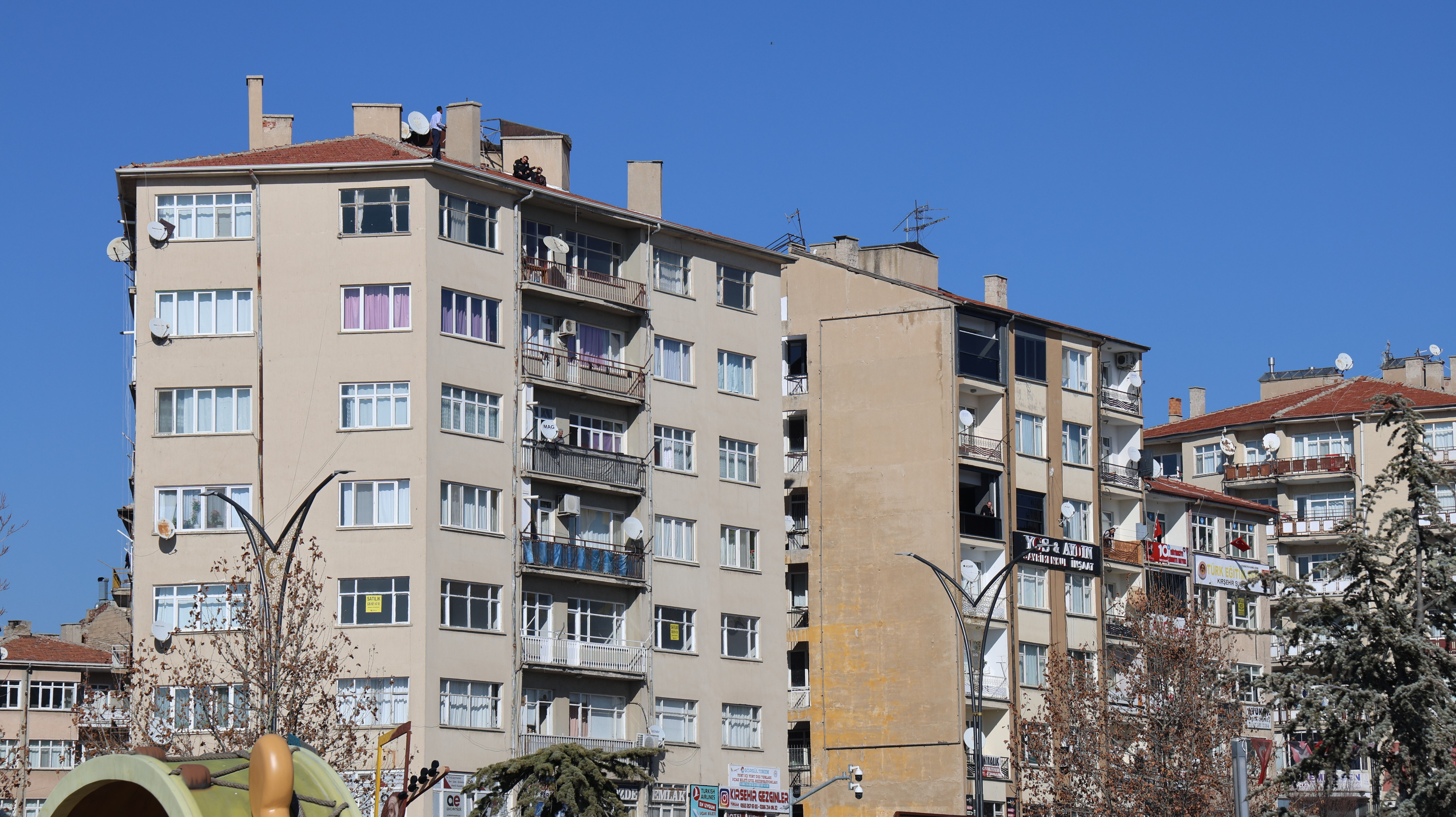 Kırşehir'de sıcak saatler: Herkes izledi, iş adamıyla psikolog hayat kurtardı - 3. Resim
