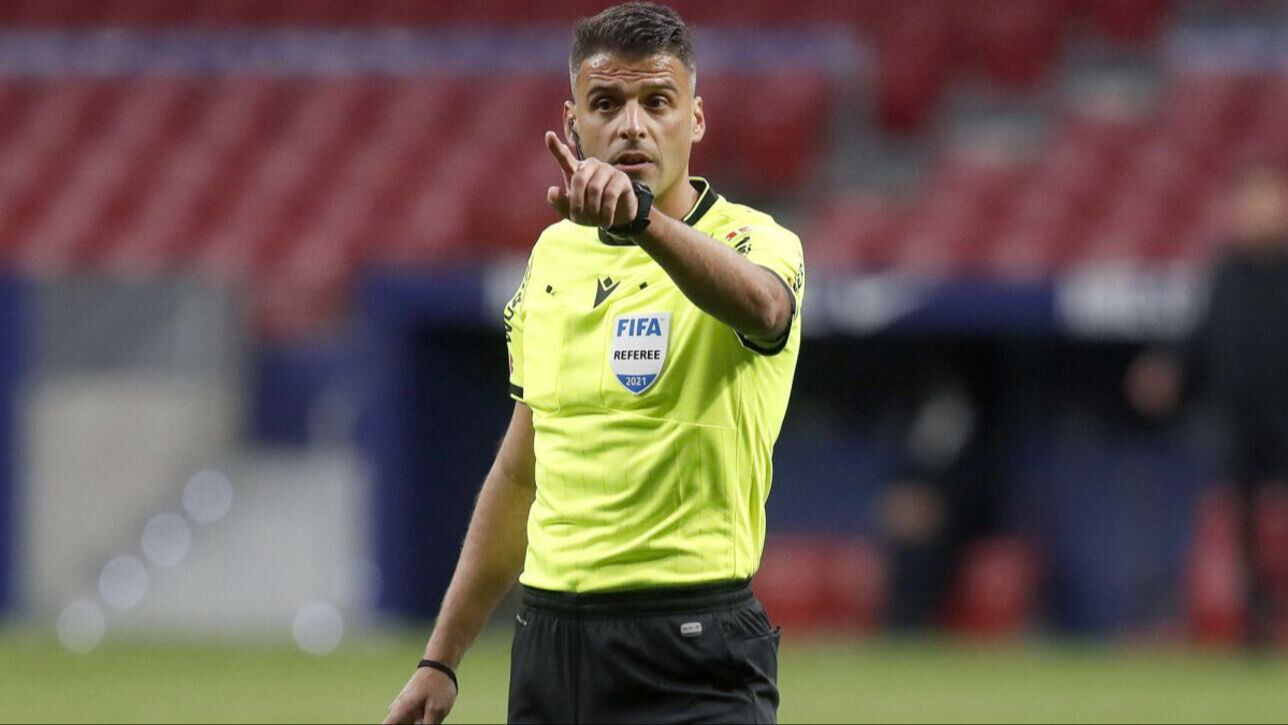 Ajax Galatasaray maçı hakemi kim, nereli, kaç yaşında? Ajax Galatasaray maç kadrosu muhtemel ilk 11'ler! Ajax Galatasaray maçı hakemi kim, nereli, kaç yaşında? Ajax Galatasaray maç kadrosu muhtemel ilk 11'ler! - 1. Resim