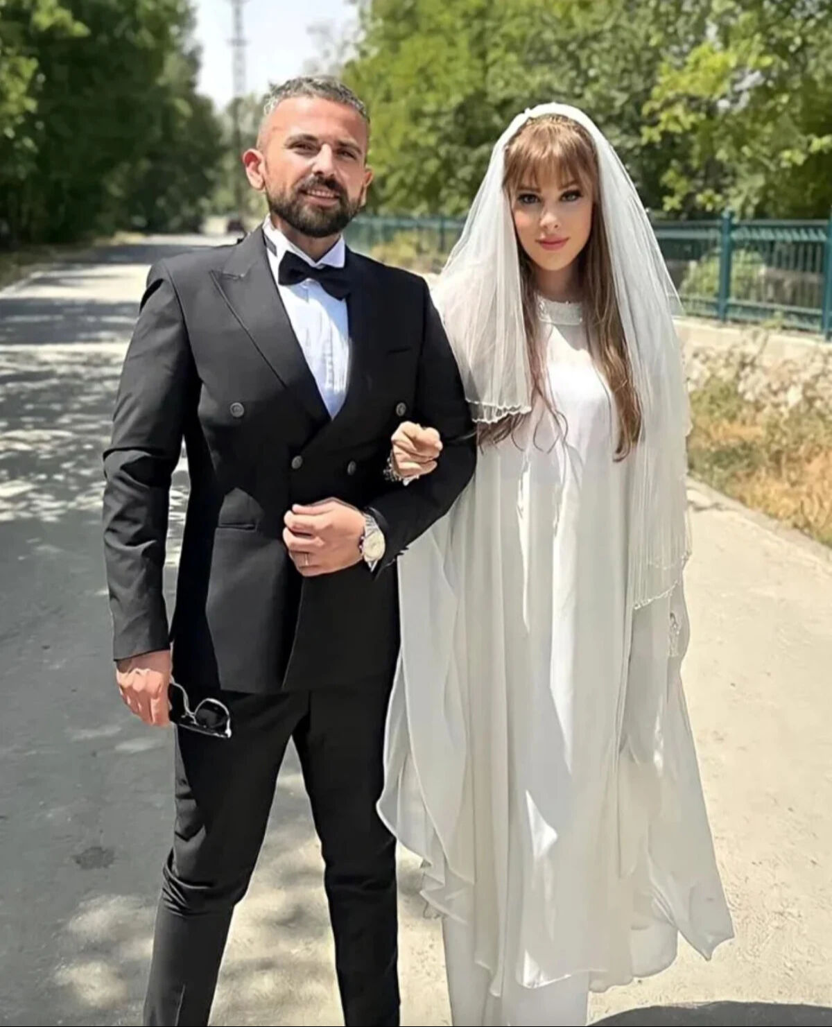 Babasıyla davalık olmuştu! Tuğçe Tayfur kepenk indirdi! Mağazalarına tek tek kilit vuruyor Babasıyla davalık olmuştu! Tuğçe Tayfur kepenk indirdi! Mağazalarına tek tek kilit vuruyor - 1. Resim