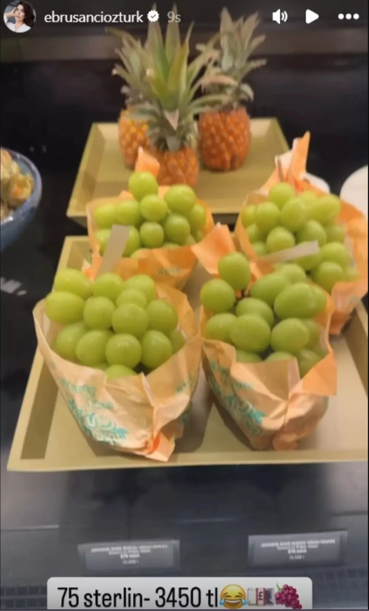 Ebru Şancı Öztürk İngiltere'de market gezdi! Gösterdiği üzümün fiyatını görenler şoke oldu!  Ebru Şancı Öztürk İngiltere'de market gezdi! Gösterdiği üzümün fiyatını görenler şoke oldu!