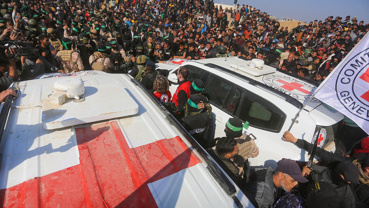 Hamas ile İsrail arasında üçüncü perde! 110 Filistin esir serbest bırakıldı Hamas ile İsrail arasında üçüncü perde! 110 Filistin esir serbest bırakıldı - 2. Resim