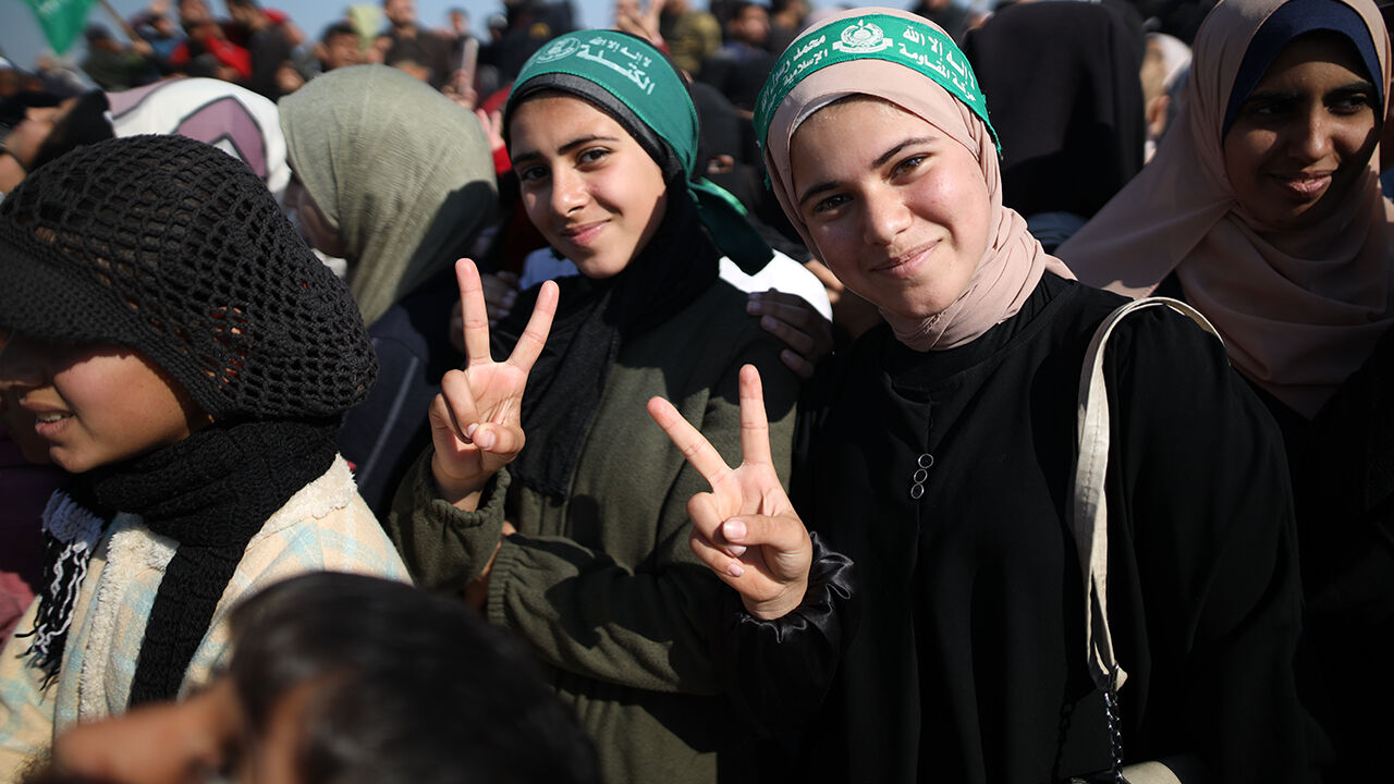 Hamas ile İsrail arasında üçüncü perde! 110 Filistin esir serbest bırakıldı Hamas ile İsrail arasında üçüncü perde! 110 Filistin esir serbest bırakıldı - 3. Resim