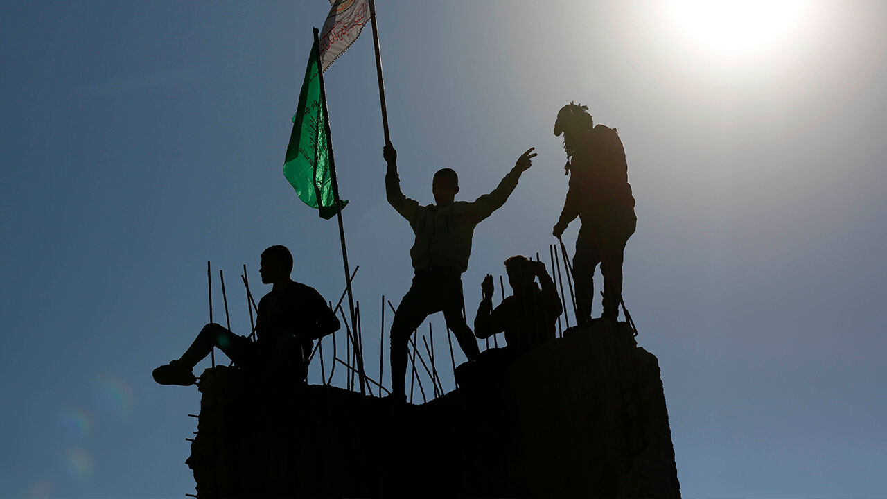 Hamas ile İsrail arasında üçüncü perde! 110 Filistin esir serbest bırakıldı Hamas ile İsrail arasında üçüncü perde! 110 Filistin esir serbest bırakıldı - 1. Resim