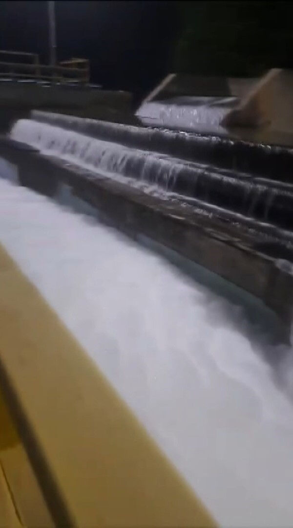 İstanbul'un yanı başındaki şehirde sular kesik! Köpüğü görenler diken üstünde - 3. Resim