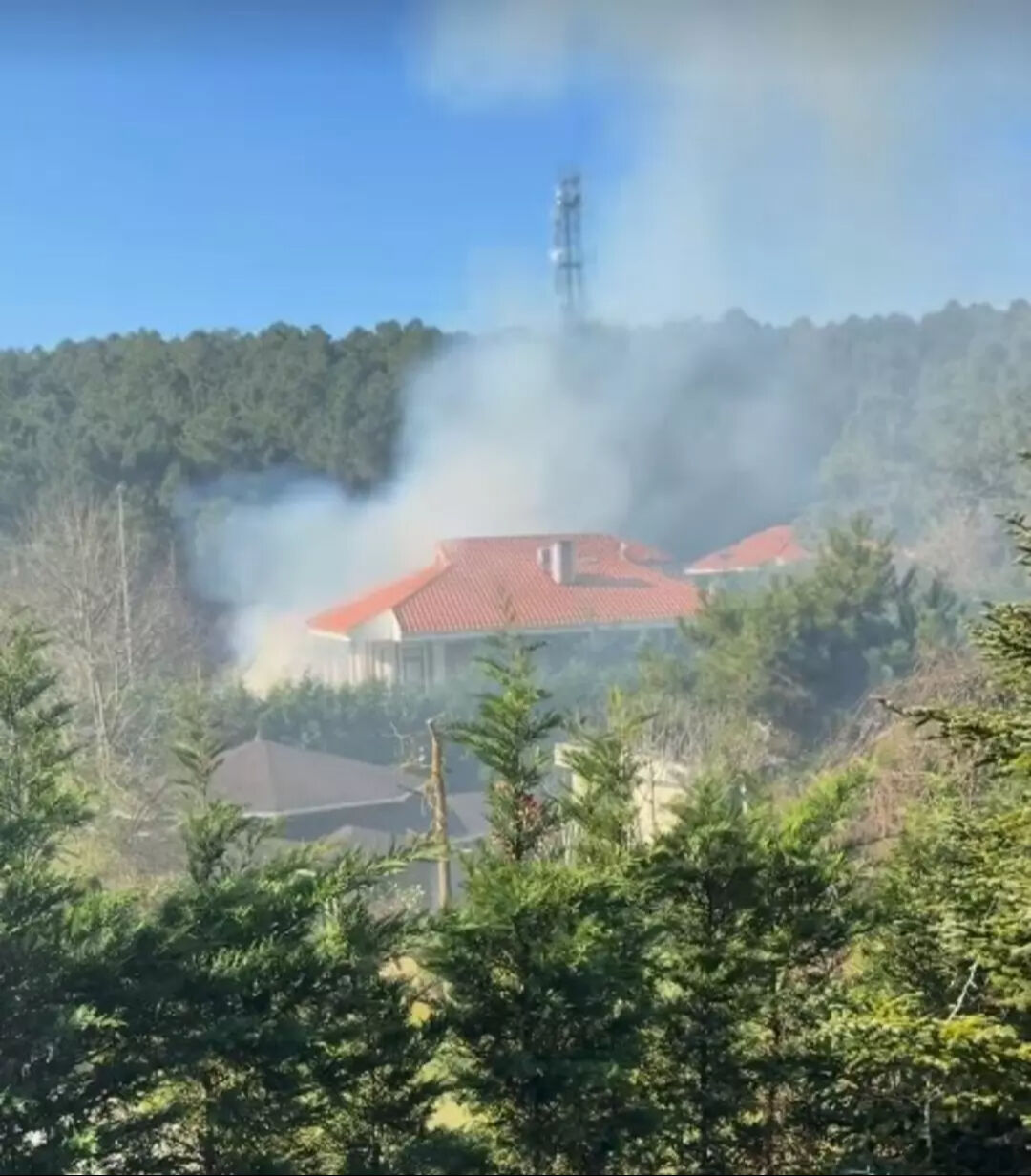 Korkutan anlar! Ünlü isimlerin oturduğu lüks sitede yangın çıktı! Paylaşımlar art arda geldi: 