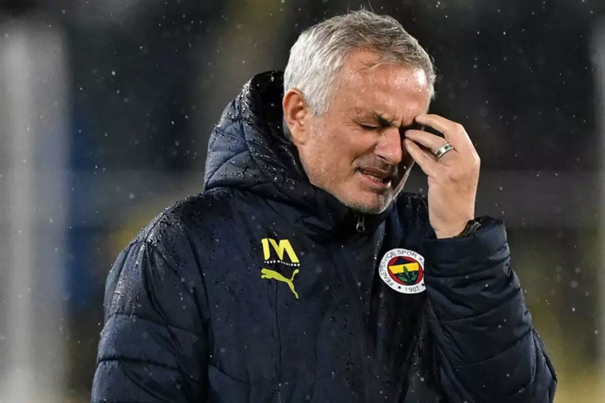 Mourinho cezalı mı? Jose Mourinho Midtjylland maçında neden yok? - 1. Resim