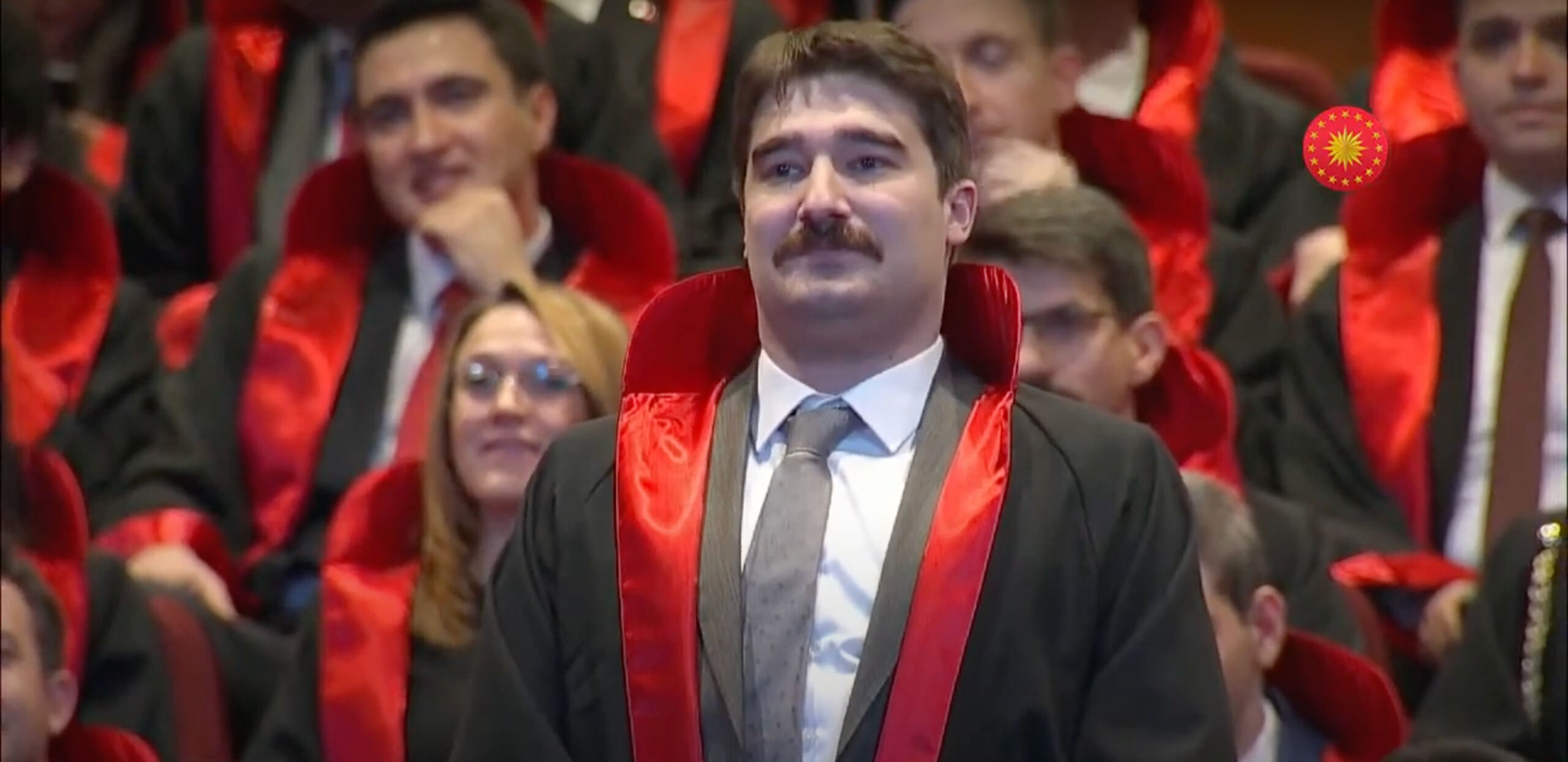 Özlem Zengin kimdir? Özlem Zengin yeğeni Arif Dağhan'ı hakim savcı kura töreninde Cumhurbaşkanı Erdoğan ile tanıştırdı! - 4. Resim