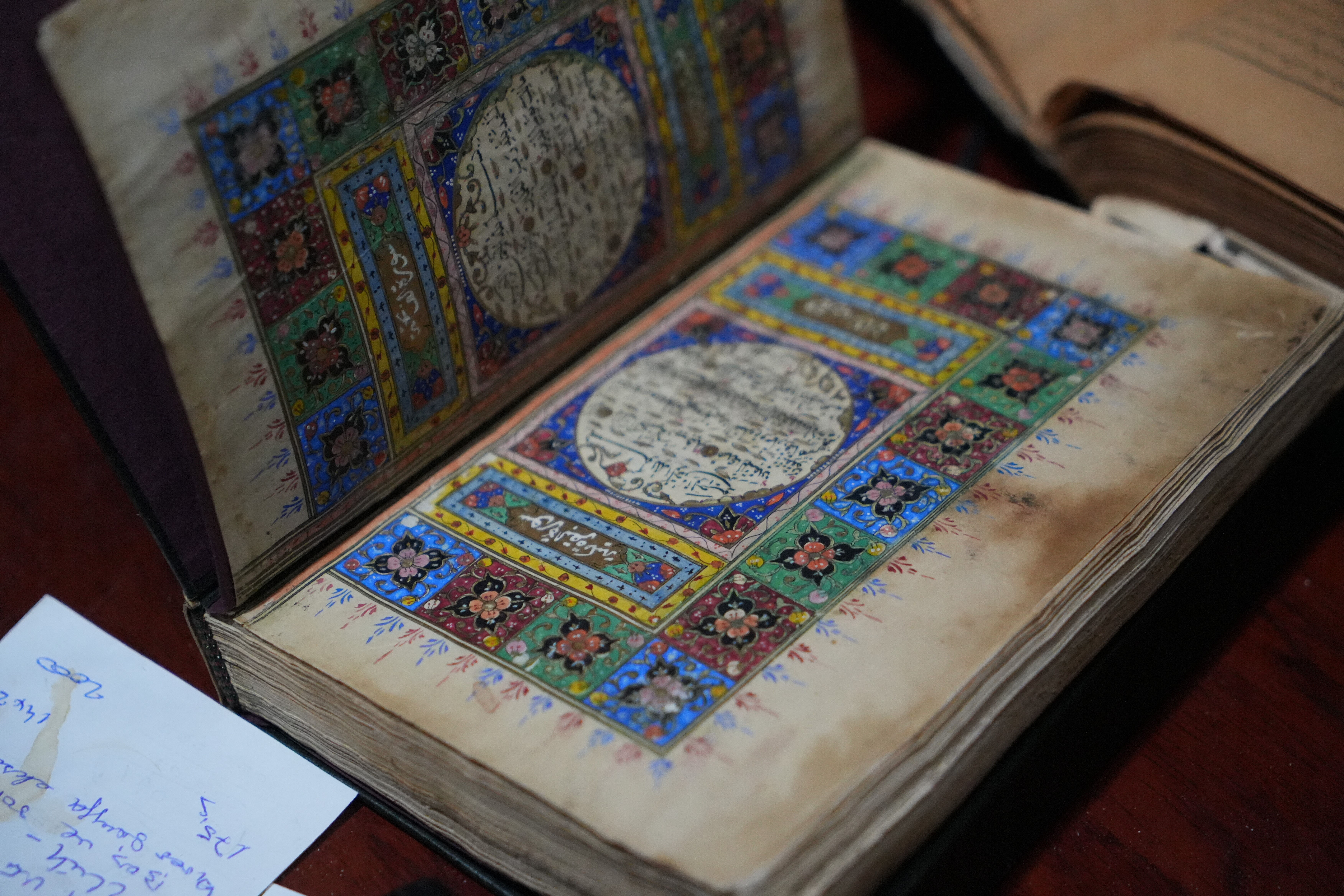 Paha biçilemeyen el yazması eserlere müzayedede yoğun ilgi! Tek olma özelliği taşıyorlar Paha biçilemeyen el yazması eserlere müzayedede yoğun ilgi! Tek olma özelliği taşıyorlar - 2. Resim