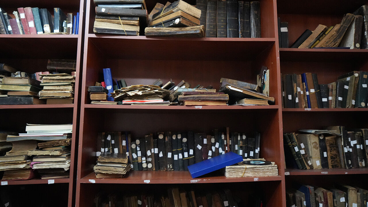 Paha biçilemeyen el yazması eserlere müzayedede yoğun ilgi! Tek olma özelliği taşıyorlar Paha biçilemeyen el yazması eserlere müzayedede yoğun ilgi! Tek olma özelliği taşıyorlar - 1. Resim