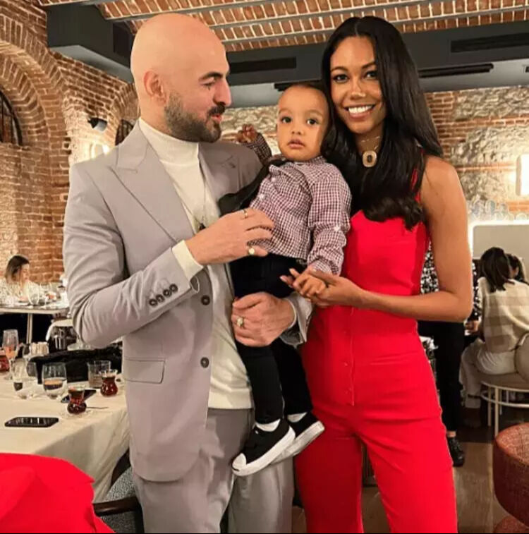 Ünlü şarkıcı Soner Sarıkabadayı ikinci kez baba oldu! İşte oğlunun ismi dikkat çekti - 1. Resim