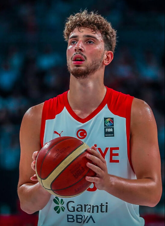 Alperen Şengün kimdir, kaç yaşında? Yıldız oyuncu 2025 NBA All Star’a seçilen ikinci Türk oldu Alperen Şengün kimdir, kaç yaşında? Yıldız oyuncu 2025 NBA All Star’a seçilen ikinci Türk oldu - 3. Resim