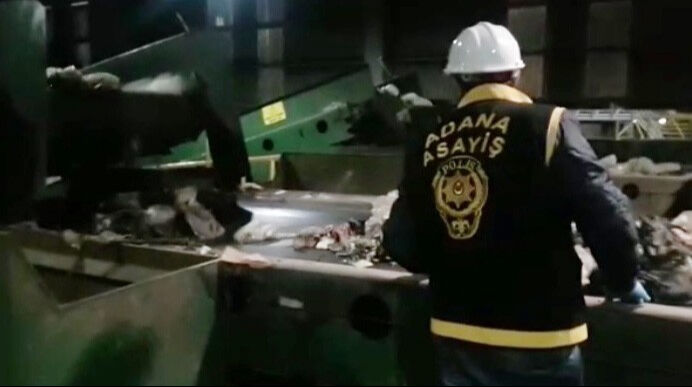 Çöp ayrıştırma merkezinde korkunç olay! Çalışanlar bebek cesedi buldu - 1. Resim