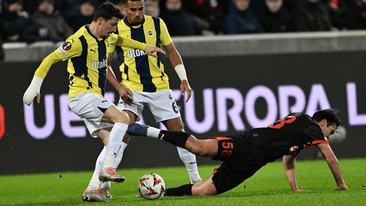 Fenerbahçe terledi, tur atladı! Spor yazarlarından Fenerbahçe yorumları - 1. Resim