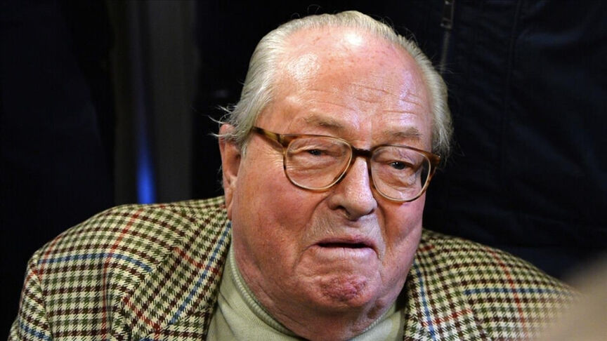 Fransa'da Jean-Marie Le Pen’in mezarı balyozla kırıldı: Soruşturma başlatıldı - 1. Resim