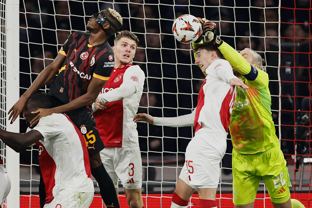 Galatasaray ve Fenerbahçe play-Off’lara kaldı! Elde var iki tur bir kahır! - 8. Resim