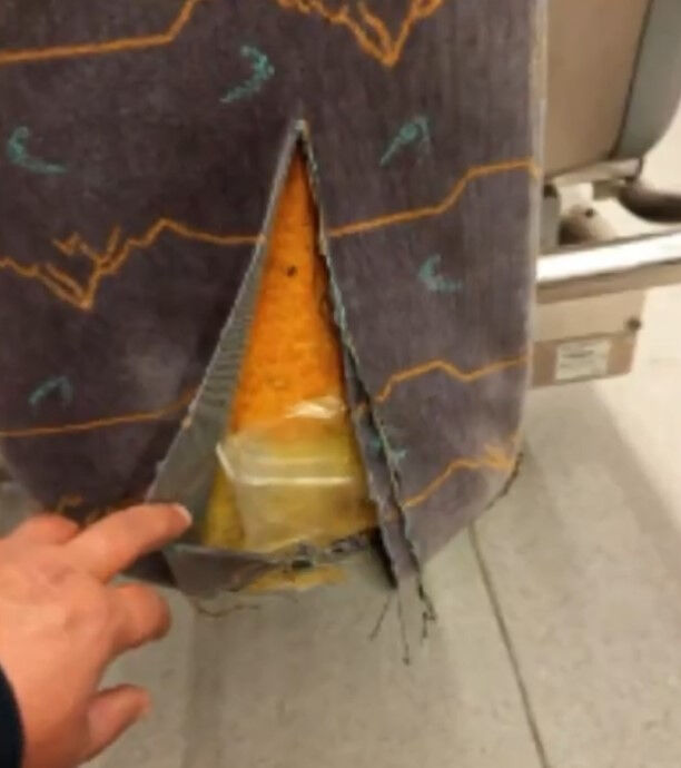 Tramvayda kaydedilen görüntü şoke etti! Belediye Başkanı kayıtsız kalamadı - 2. Resim