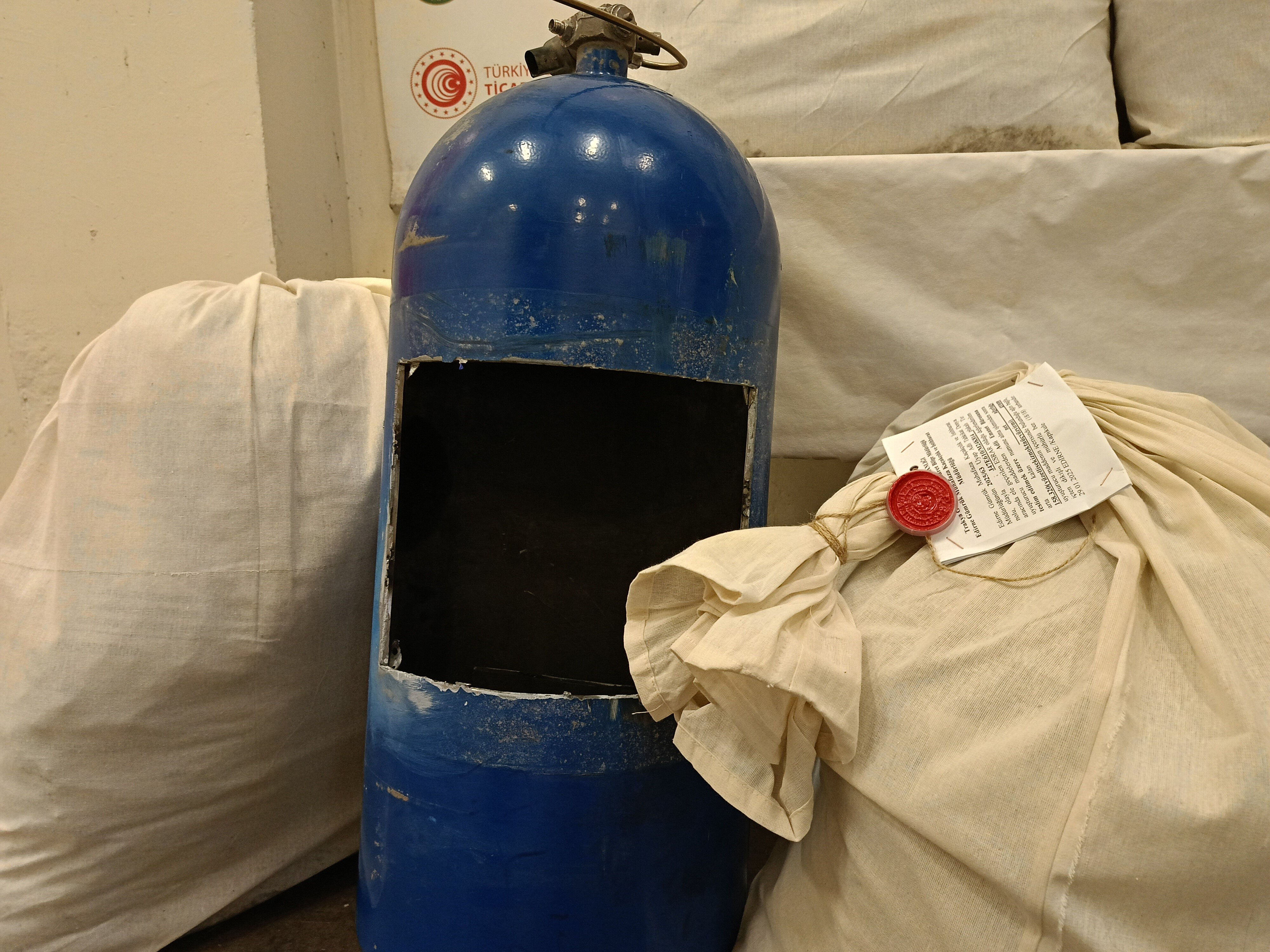 Zehir tacirlerinin oyunu tutmadı! Çuvallara sığdıramadılar - 1. Resim