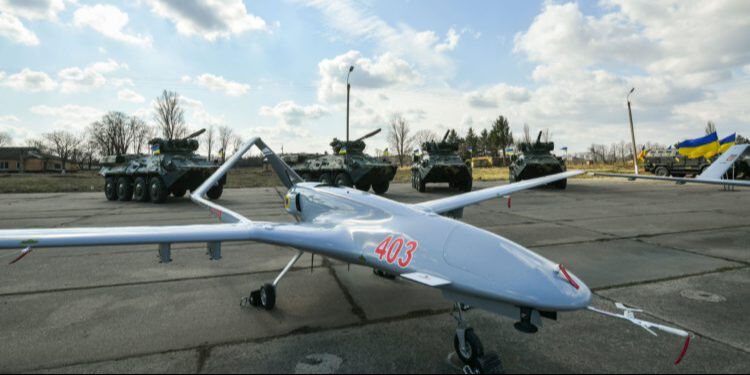 Ukrayna'nın Londra Büyükelçisi Zaluzhny'den Bayraktar TB2’ye övgü! “Binlerce asker ve sivili kurtardı” Ukrayna'nın Londra Büyükelçisi Zaluzhny'den Bayraktar TB2’ye övgü! “Binlerce asker ve sivili kurtardı” - 1. Resim