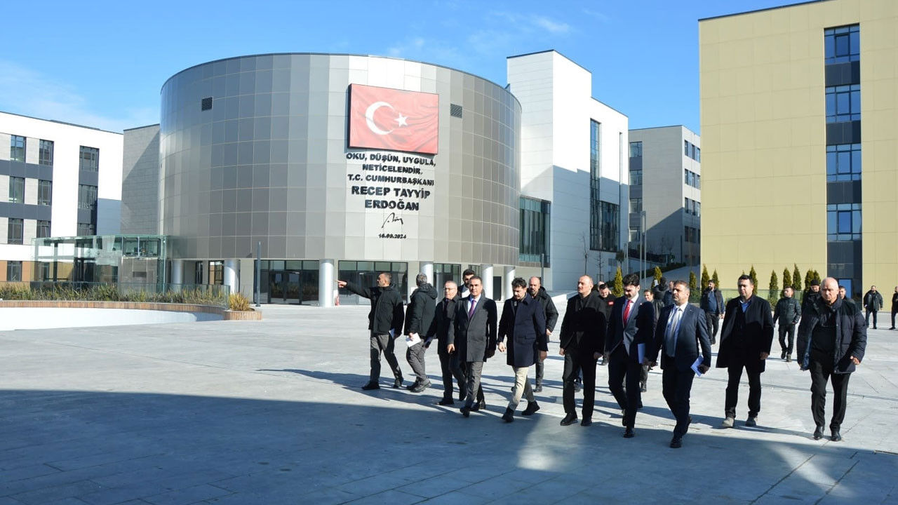 Açılışını yarın Erdoğan yapacak, Türkiye'nin en büyüğü olacak! Esenyurt Külliyesi için her şey tamam Açılışını yarın Erdoğan yapacak, Türkiye'nin en büyüğü olacak! Esenyurt Külliyesi için her şey tamam - 1. Resim