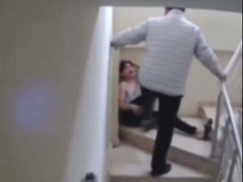 İnsan çocuğuna bunu yapar mı! Engelli genci acımadan dövdüler İnsan çocuğuna bunu yapar mı! Engelli genci acımadan dövdüler - 3. Resim