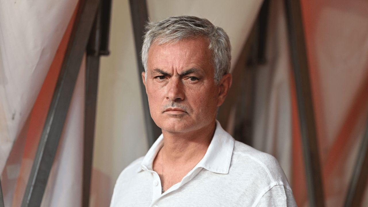 Jose Mourinho kulübeye geri dönüyor! Fenerbahçe'de kadro krizi derinleşiyor Jose Mourinho kulübeye geri dönüyor! Fenerbahçe'de kadro krizi derinleşiyor - 2. Resim