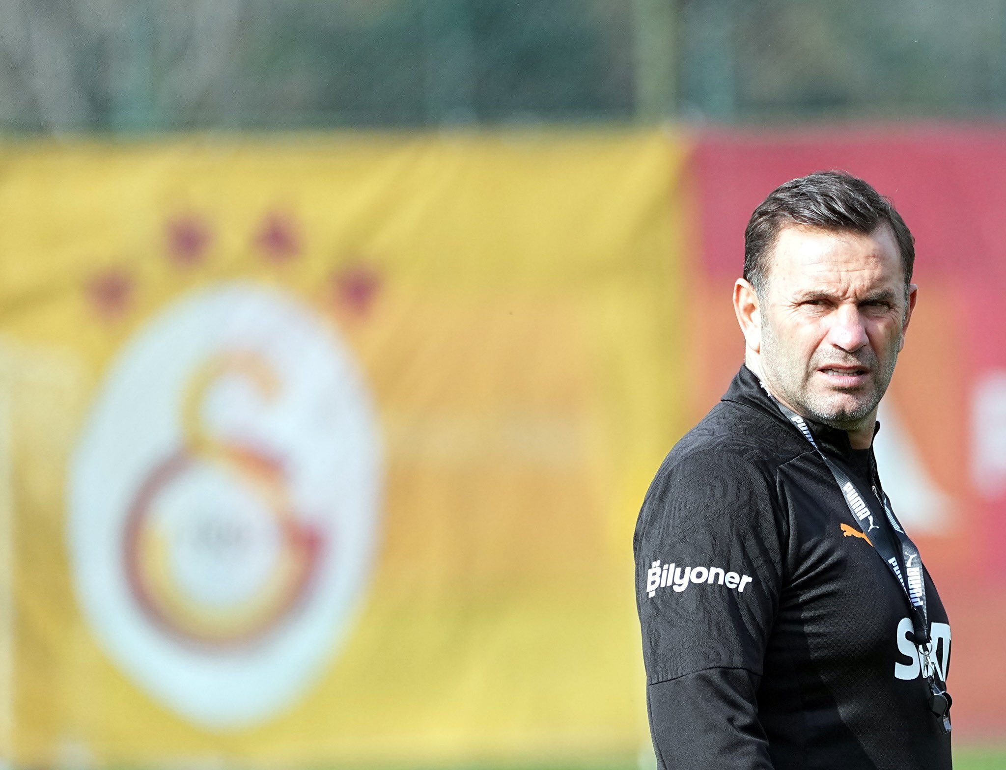 Mauro Icardi'den Galatasaray idmanına ziyaret! Okan Buruk ile görüştü Mauro Icardi'den Galatasaray idmanına ziyaret! Okan Buruk ile görüştü - 2. Resim