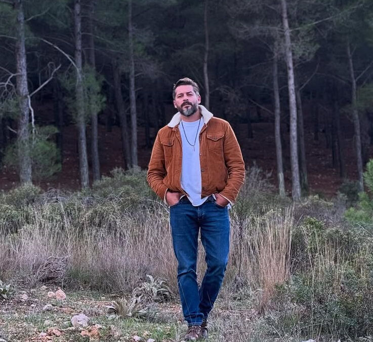 Anıl İlter kimdir? Uzak Şehir dizisinde Doktor Uğur karakterini oynuyor - 2. Resim