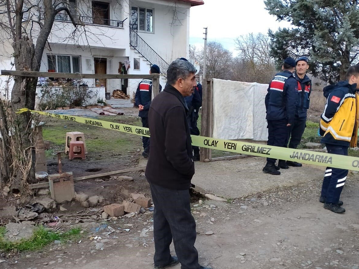 Çanakkale'de dehşet! Ölen kişinin kesik başı çöp kovasında bulundu - 1. Resim