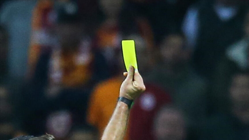 Ligde görülen kartlar kupada geçerli mi? Ligde kart cezalısı futbolcunun kupada oynama kuralı Ligde görülen kartlar kupada geçerli mi? Ligde kart cezalısı futbolcunun kupada oynama kuralı - 3. Resim